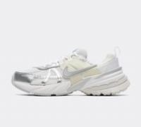 Nike V2K Run Sneakers Women - 39