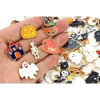 Spooky And Fun Set Of 100 Enamel Pendants For Halloween - Silver