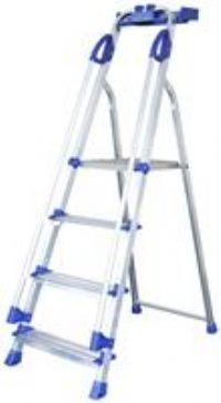 WERNER 7050418 705 Series Stepladder - 4 Tread Workstation