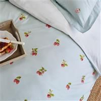 Sophie Allport Strawberries Bedset Double + 2 Standard Pillowcases