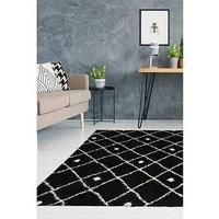 Snug Diamonds Rug - Black