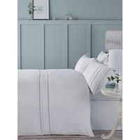 Serene - Hotel White Duvet Cover - Single Bedding Size (140 x 200cm) - Duck Egg Blue Pleated Ric Rac Trim - Easy Care & Soft Touch - Luxury Bedding & Linen - White Bedding with Duck Egg Hem Lining