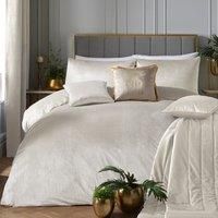 Laurence Llewelyn-Bowen - Ivory White Velvet Duvet Cover Set - Super King Bedding Size (260 x 220cm) - 2 Pillowcases - Soft Touch - Ivory White Luxury Bedding Set - Velvet Bedding in White Ivory