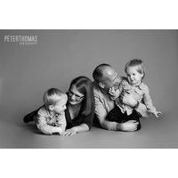 1-Hr Family Photoshoot & 2 Prints At Peter Thomas Photography