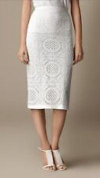 BNWT 100% Auth Burberry, Ladies Laced White Pencil Skirt. UK6 IT38 RRP £2550